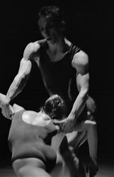 Lachrymal – Douglas Lee; Michail Kansikin und Katja Wünsche, Stuttgarter Ballett, 2004, © Marcia Breuer